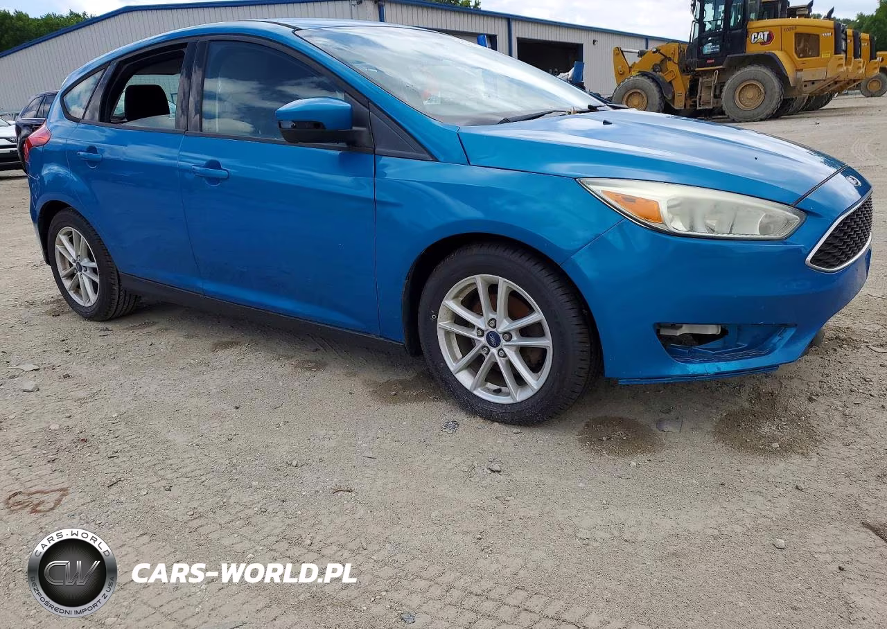 2015 Ford Focus Se VIN:1FADP3K21FL228423 - 4
