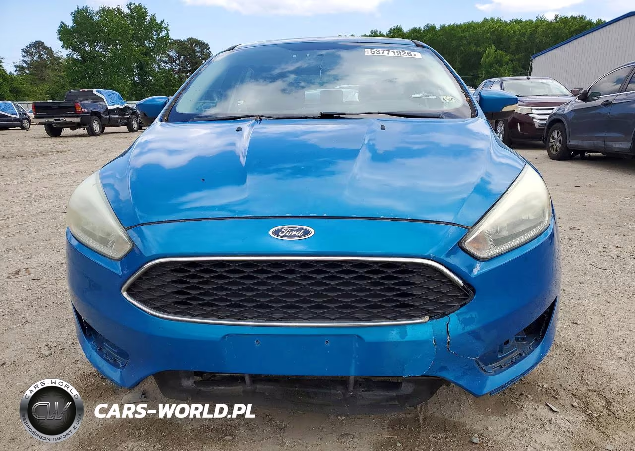 2015 Ford Focus Se VIN:1FADP3K21FL228423 - 5