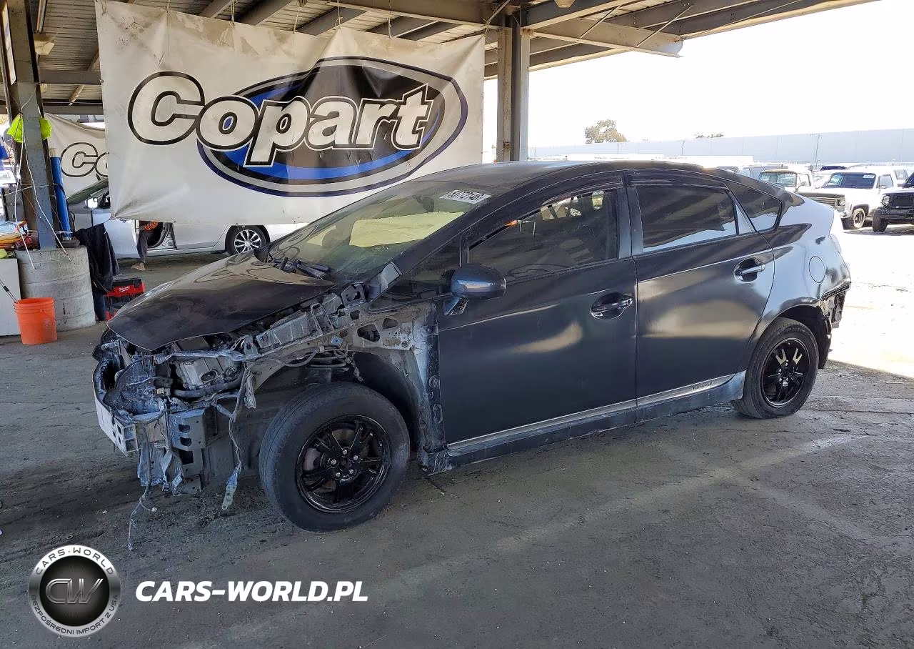 2015 Toyota Prius Two – zdjęcie 1 z 12