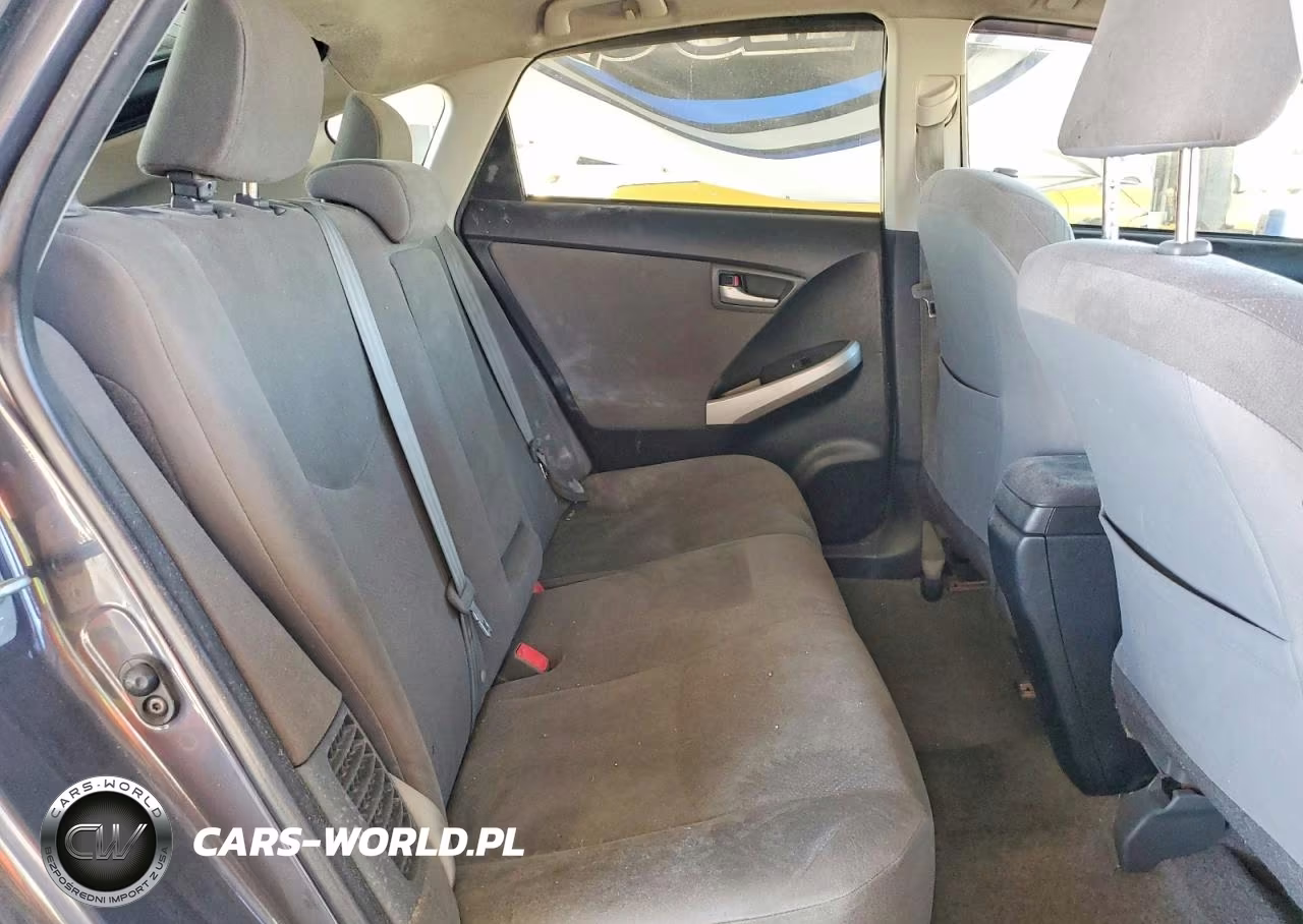 2015 Toyota Prius Two VIN:JTDKN3DU1F2001003 - 10