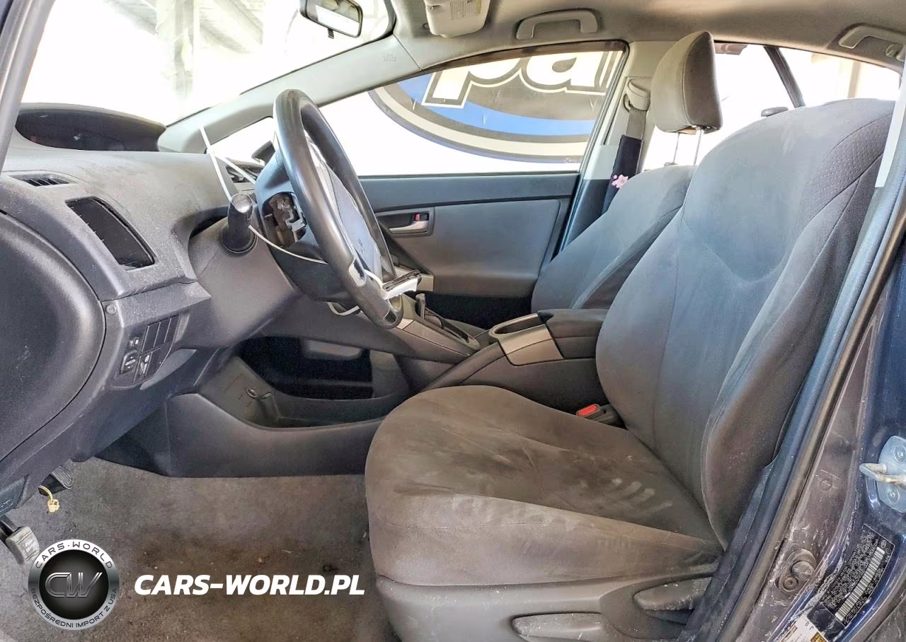 2015 Toyota Prius Two VIN:JTDKN3DU1F2001003 - 7
