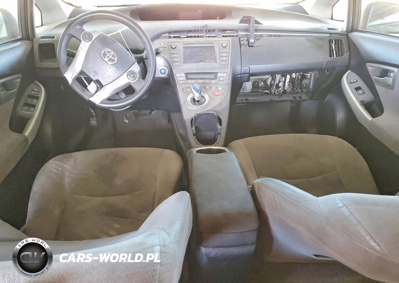 2015 Toyota Prius Two VIN:JTDKN3DU1F2001003 - 8