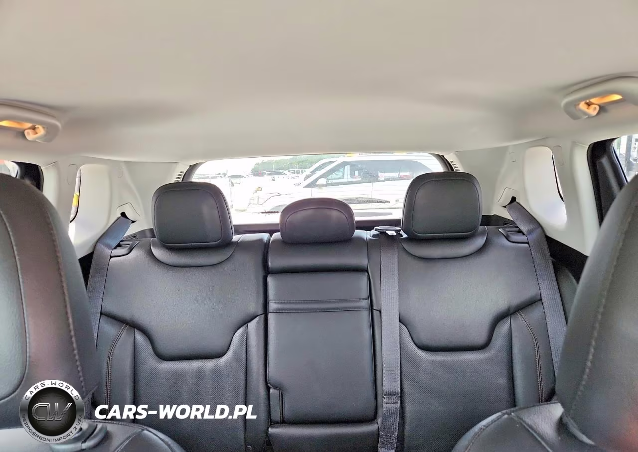 2018 Jeep Compass Limited VIN:3C4NJDCB5JT329112 - 10