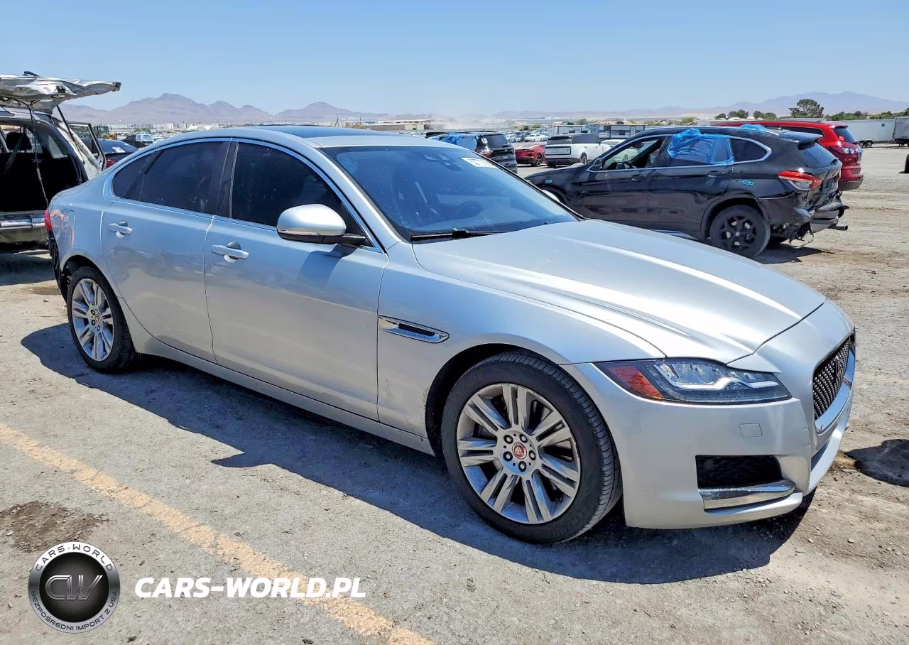2017 Jaguar Xf Premium VIN:SAJBD4BV7HCY27230 - 4