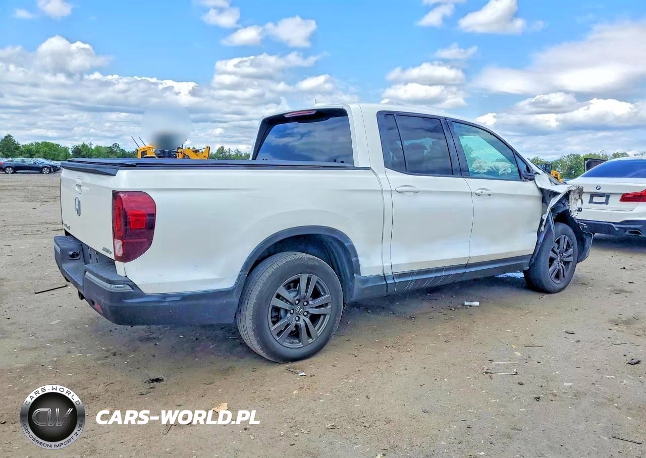2019 Honda Ridgeline Sport VIN:5FPYK3F15KB047938 - 3