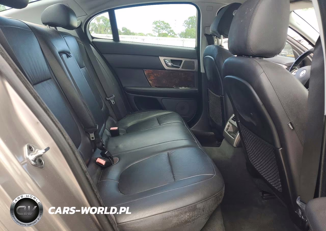 2011 Jaguar Xf VIN:SAJWA0FB0BLR94586 - 10