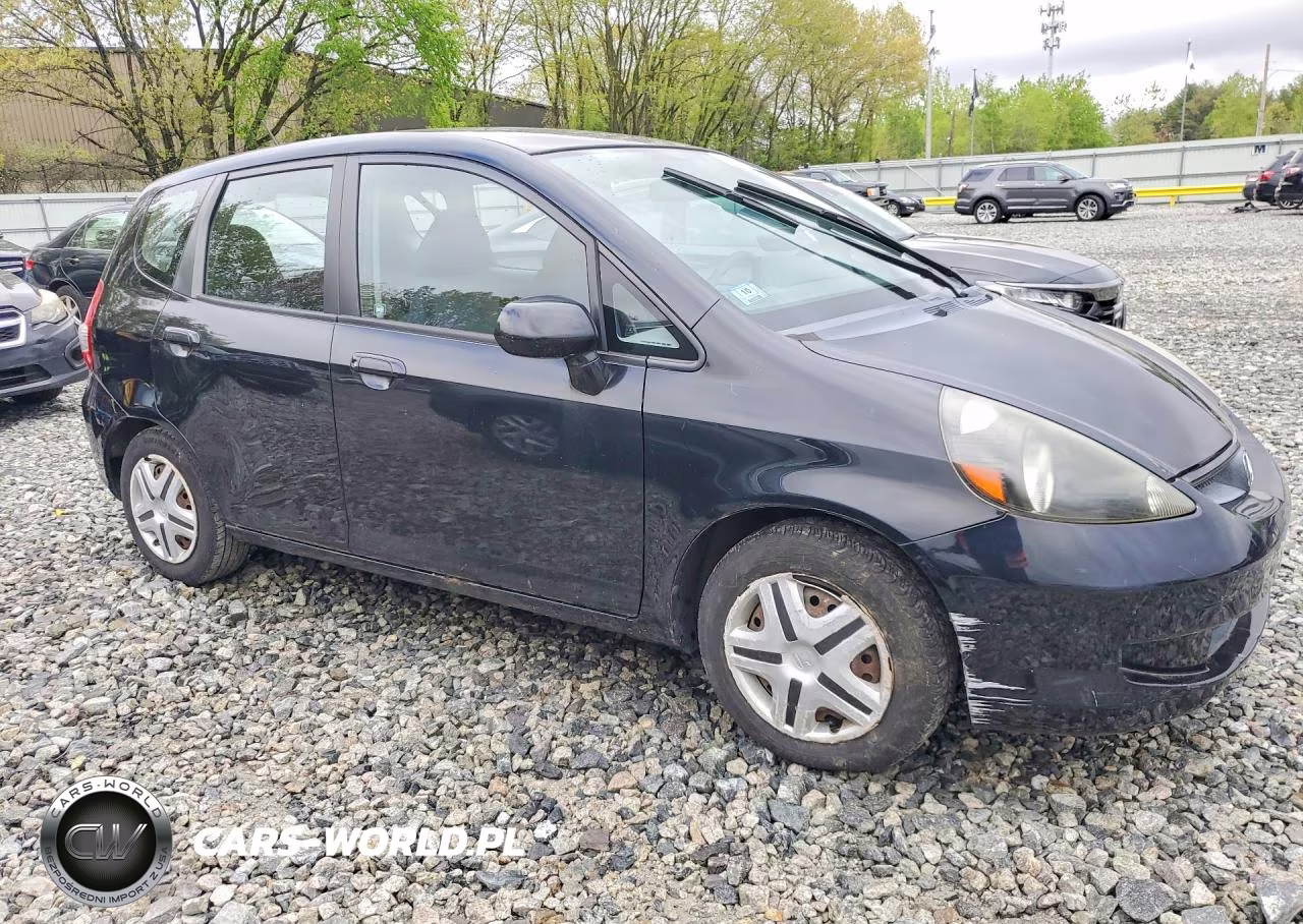 2008 Honda Fit VIN:JHMGD37428S005082 - 4