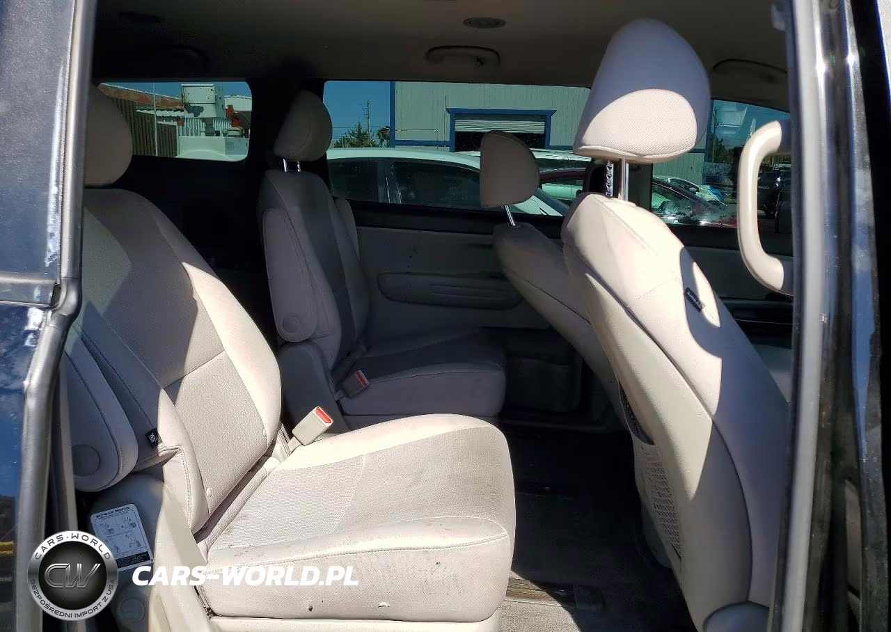 2016 Kia Sedona VIN:KNDMA5C10G6158717 - 11