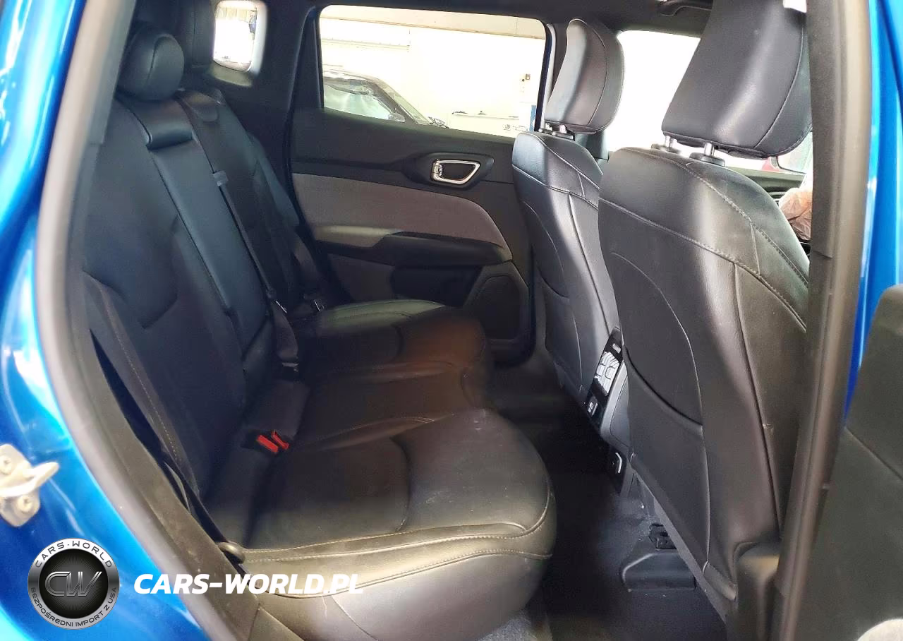 2024 Jeep Compass Latitude Lux VIN:3C4NJDFN2RT139494 - 10