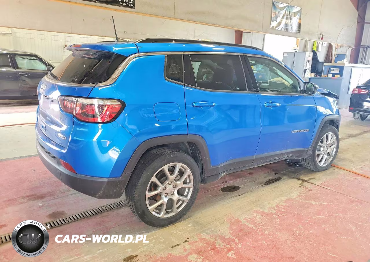 2024 Jeep Compass Latitude Lux VIN:3C4NJDFN2RT139494 - 3