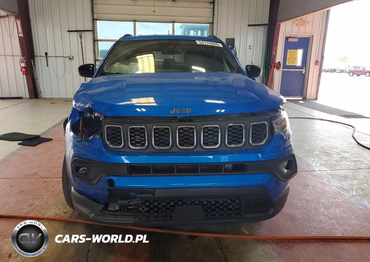 2024 Jeep Compass Latitude Lux VIN:3C4NJDFN2RT139494 - 5