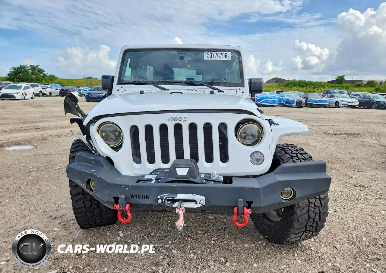 2015 Jeep Wrangler Unlimited Sport VIN:1C4BJWDG3FL711585 - 5