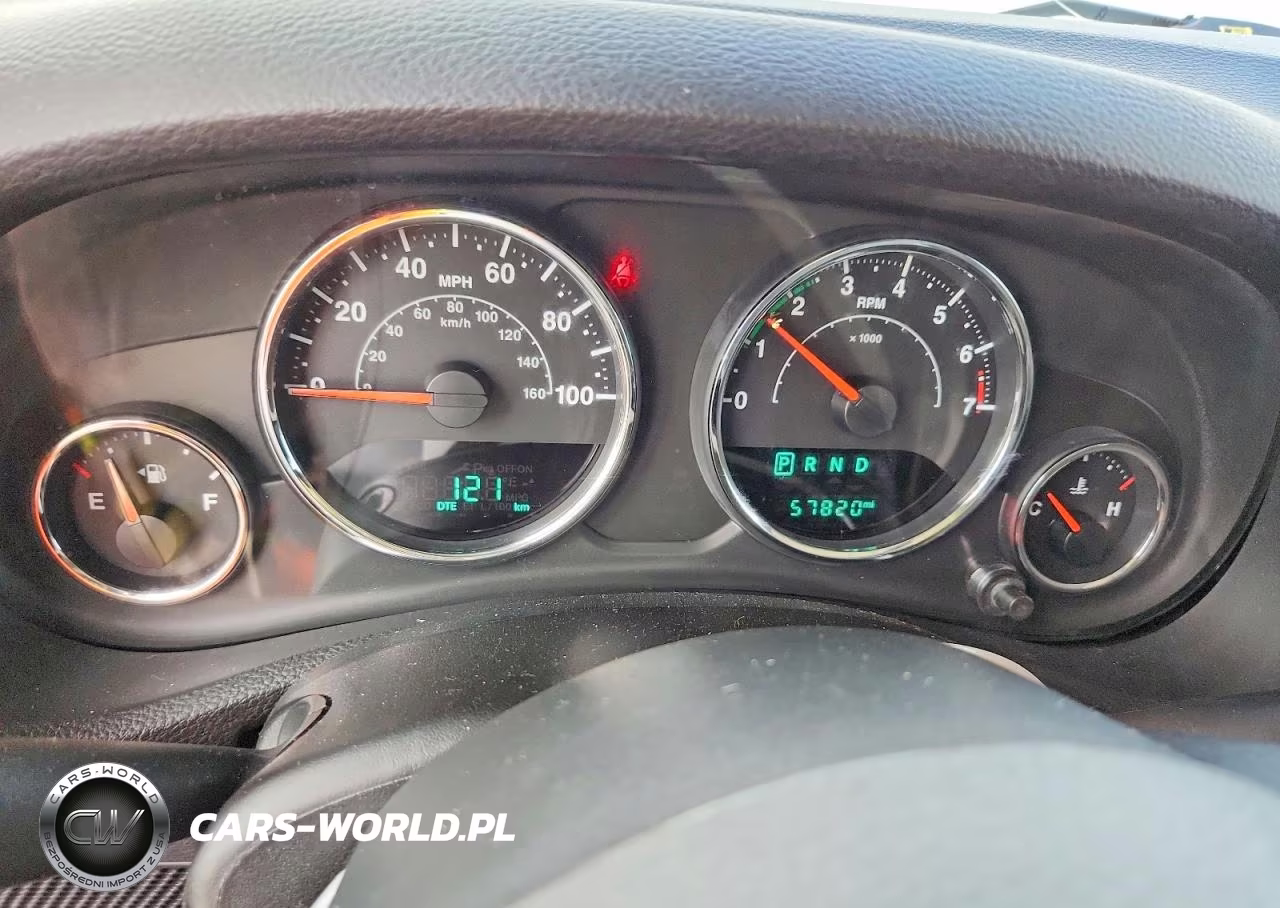 2015 Jeep Wrangler Unlimited Sport VIN:1C4BJWDG3FL711585 - 9