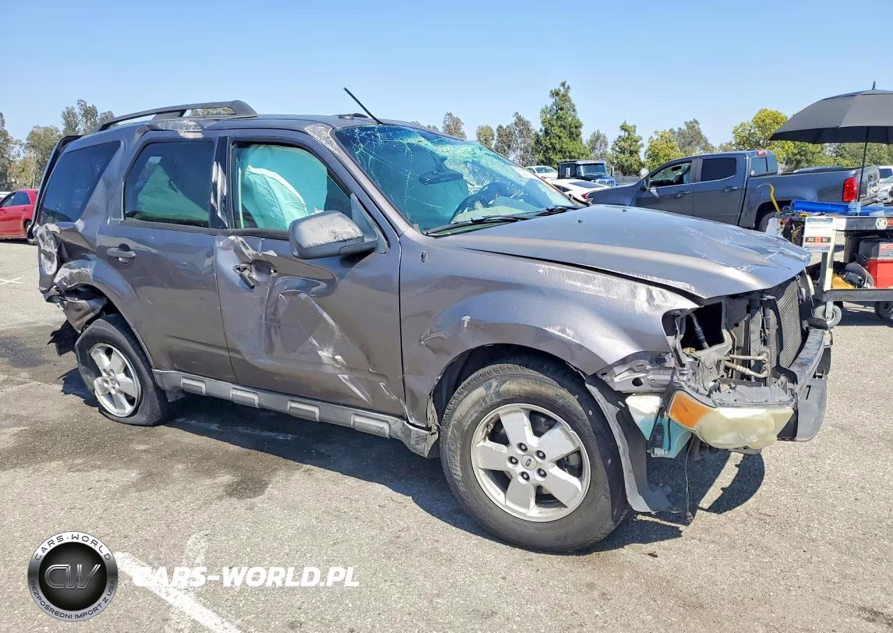 2010 Ford Escape Xlt VIN:1FMCU9D77AKC28091 - 4