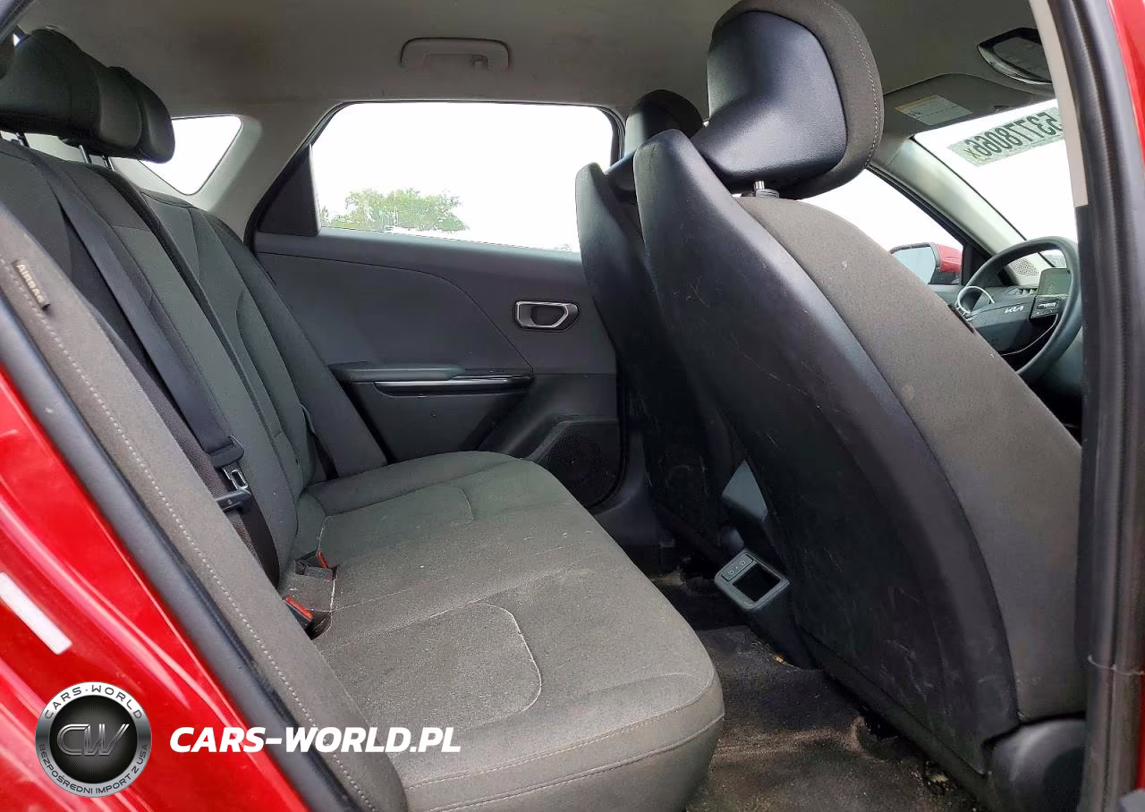 2025 Kia K4 Lxs VIN:3KPFT4DE2SE066123 - 10