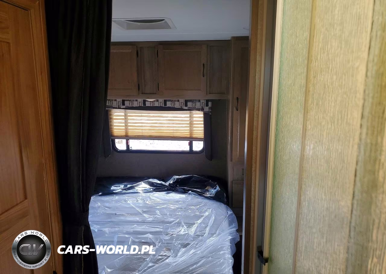 2017 Forest River Coachmen Camper VIN:1GB6GUCG7H1188998 - 6