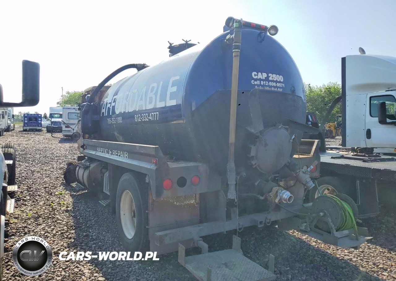 1999 International 8100 Tank Truck VIN:1HSHBAHN6XH626903 - 10