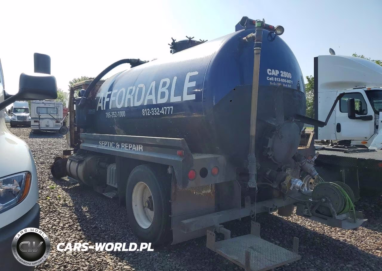 1999 International 8100 Tank Truck VIN:1HSHBAHN6XH626903 - 3