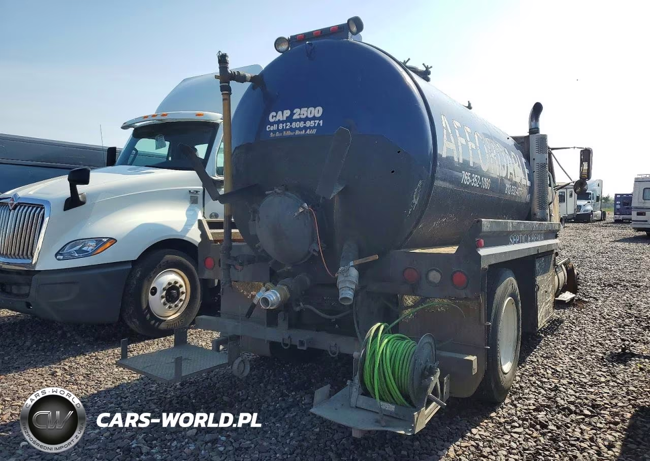 1999 International 8100 Tank Truck VIN:1HSHBAHN6XH626903 - 4