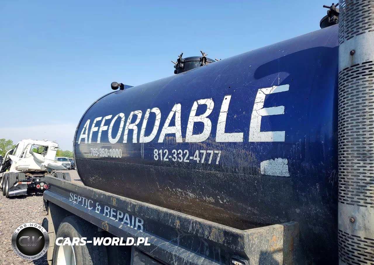 1999 International 8100 Tank Truck VIN:1HSHBAHN6XH626903 - 6