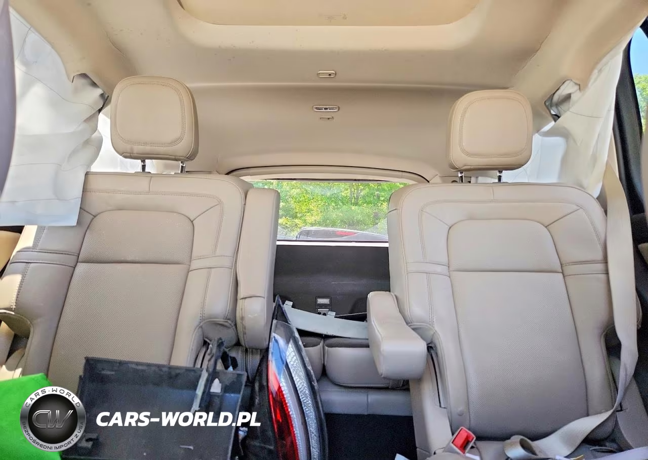 2024 Lincoln Aviator Reserve VIN:5LM5J7XC4RGL01587 - 10