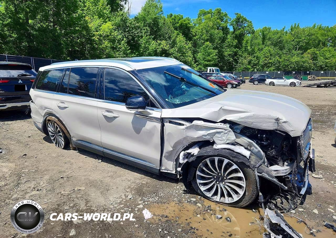 2024 Lincoln Aviator Reserve VIN:5LM5J7XC4RGL01587 - 4