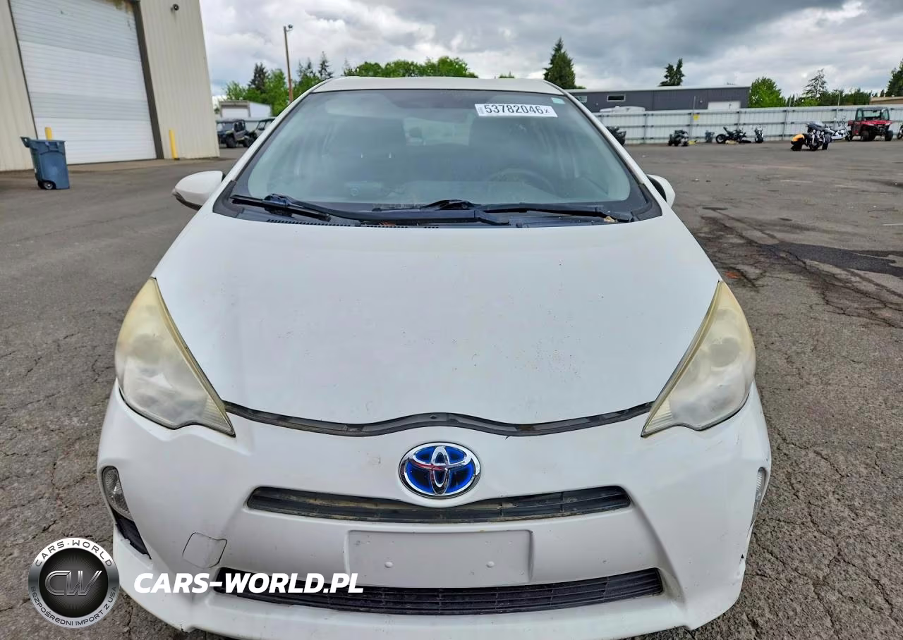 2013 Toyota Prius C Two VIN:JTDKDTB32D1050727 - 5