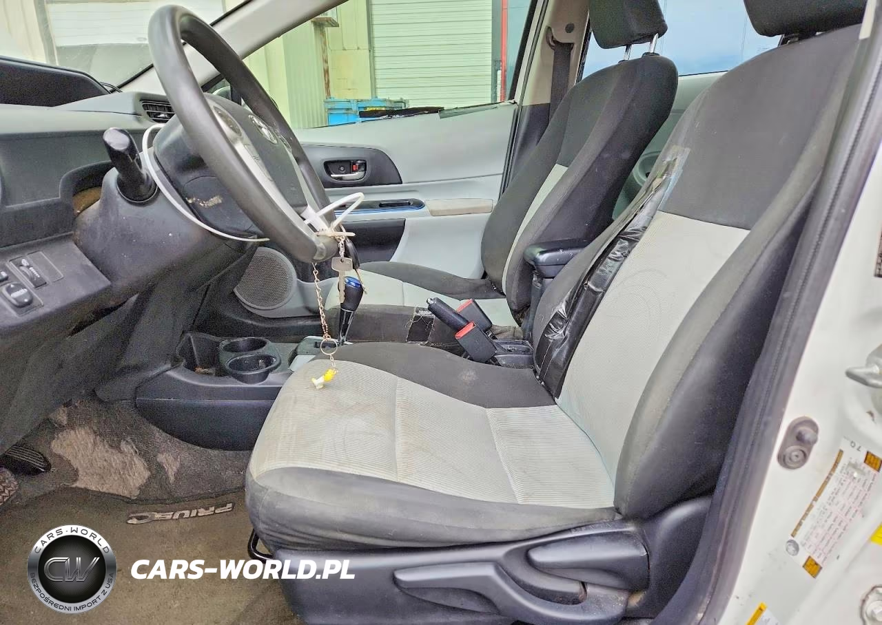 2013 Toyota Prius C Two VIN:JTDKDTB32D1050727 - 7