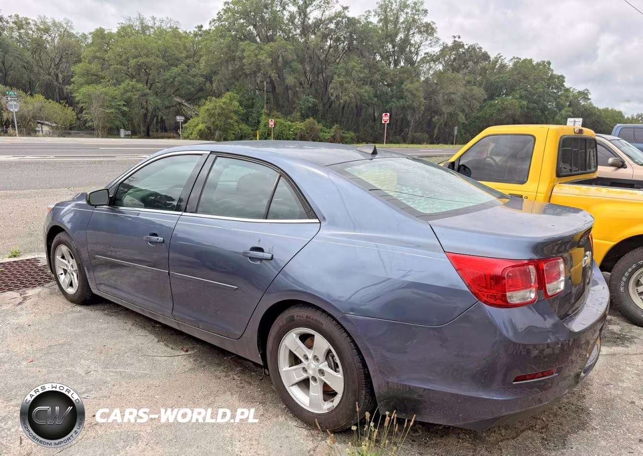 2013 Chevrolet Malibu Ls VIN:1G11B5SA2DF244777 - 3