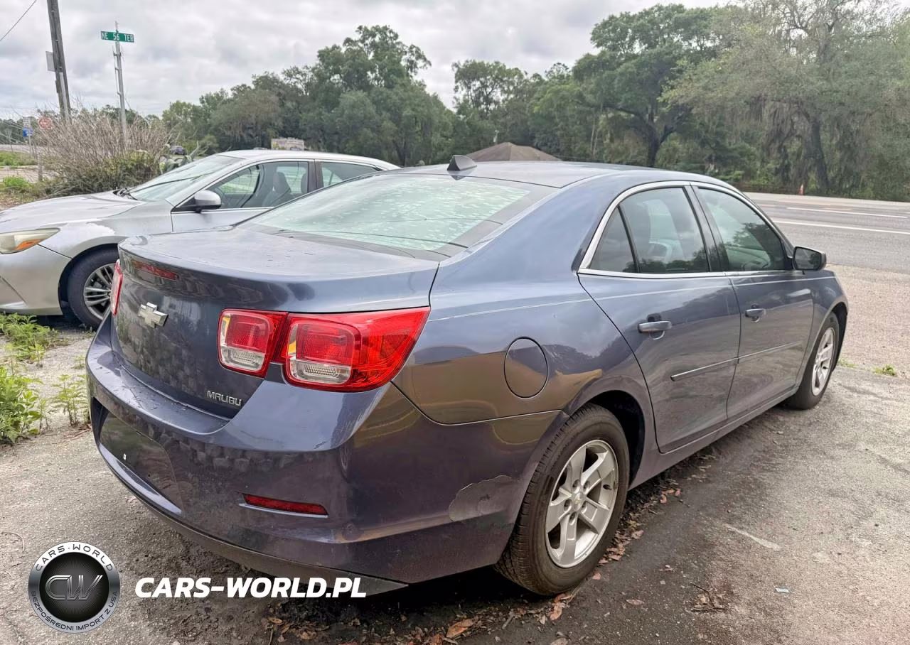 2013 Chevrolet Malibu Ls VIN:1G11B5SA2DF244777 - 4