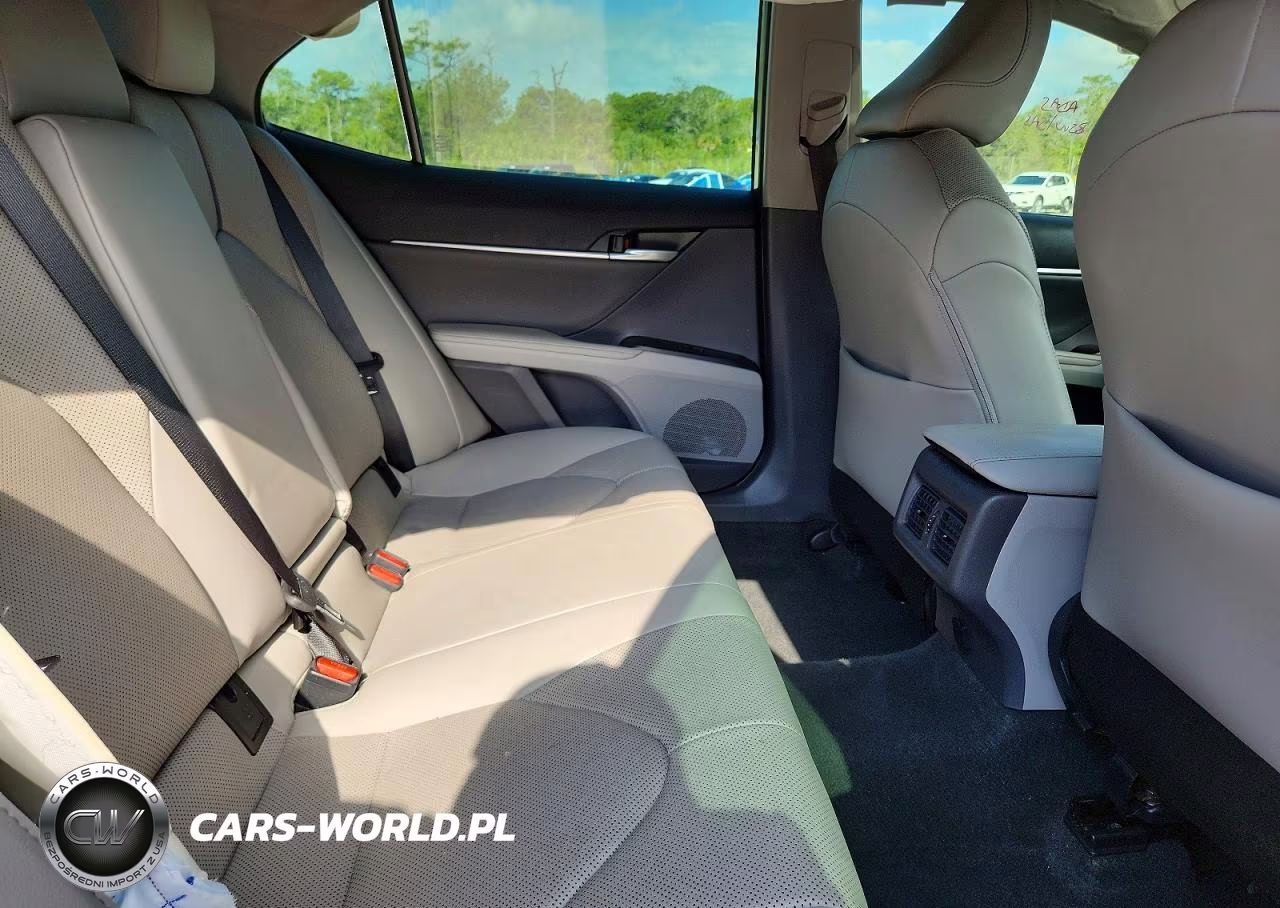 2024 Toyota Camry Xle VIN:4T1FZ1AK4RU090695 - 10