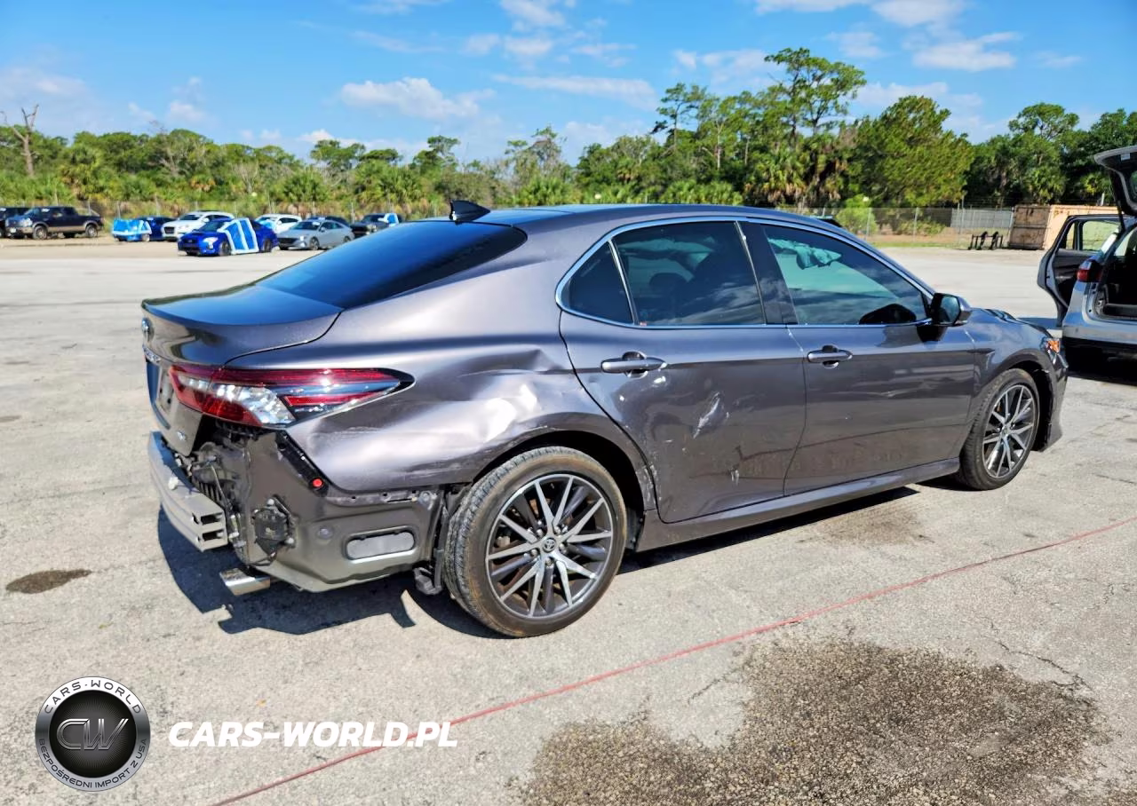 2024 Toyota Camry Xle VIN:4T1FZ1AK4RU090695 - 3