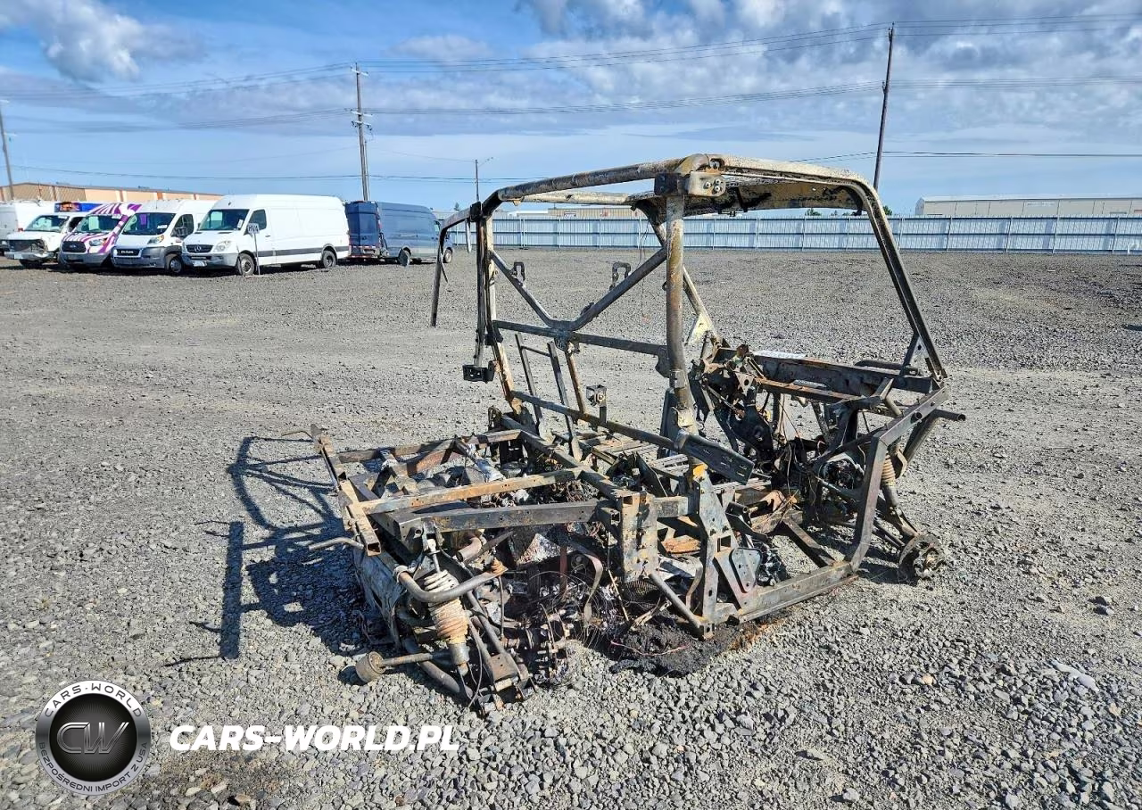 2024 Can-Am Defender Utility Vehicle VIN:3JBUVAX45RK012056 - 4
