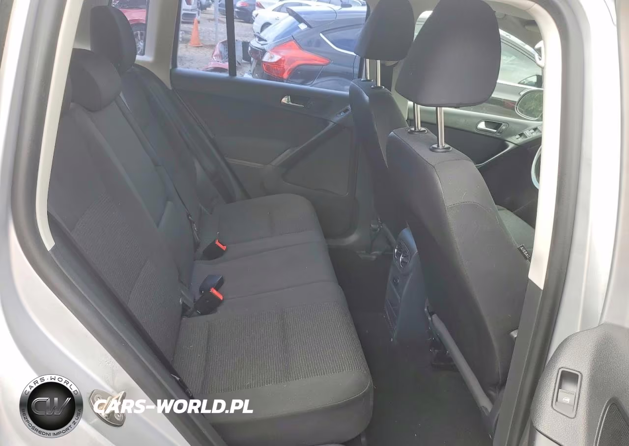 2015 Volkswagen Tiguan S VIN:WVGAV7AX3FW601978 - 11