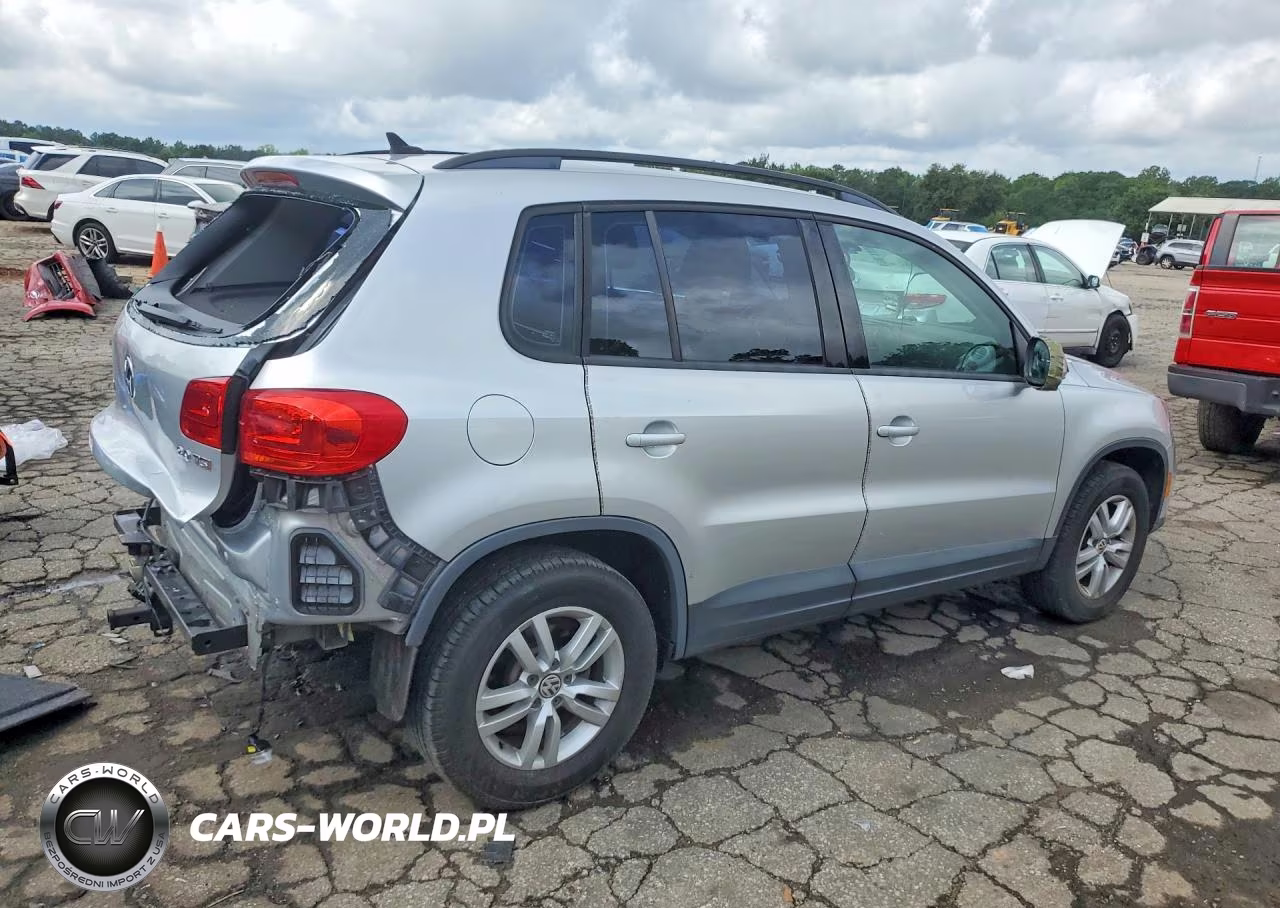 2015 Volkswagen Tiguan S VIN:WVGAV7AX3FW601978 - 3