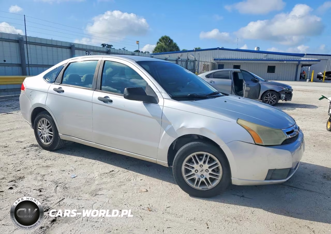 2011 Ford Focus Se VIN:1FAHP3FN7BW159994 - 4