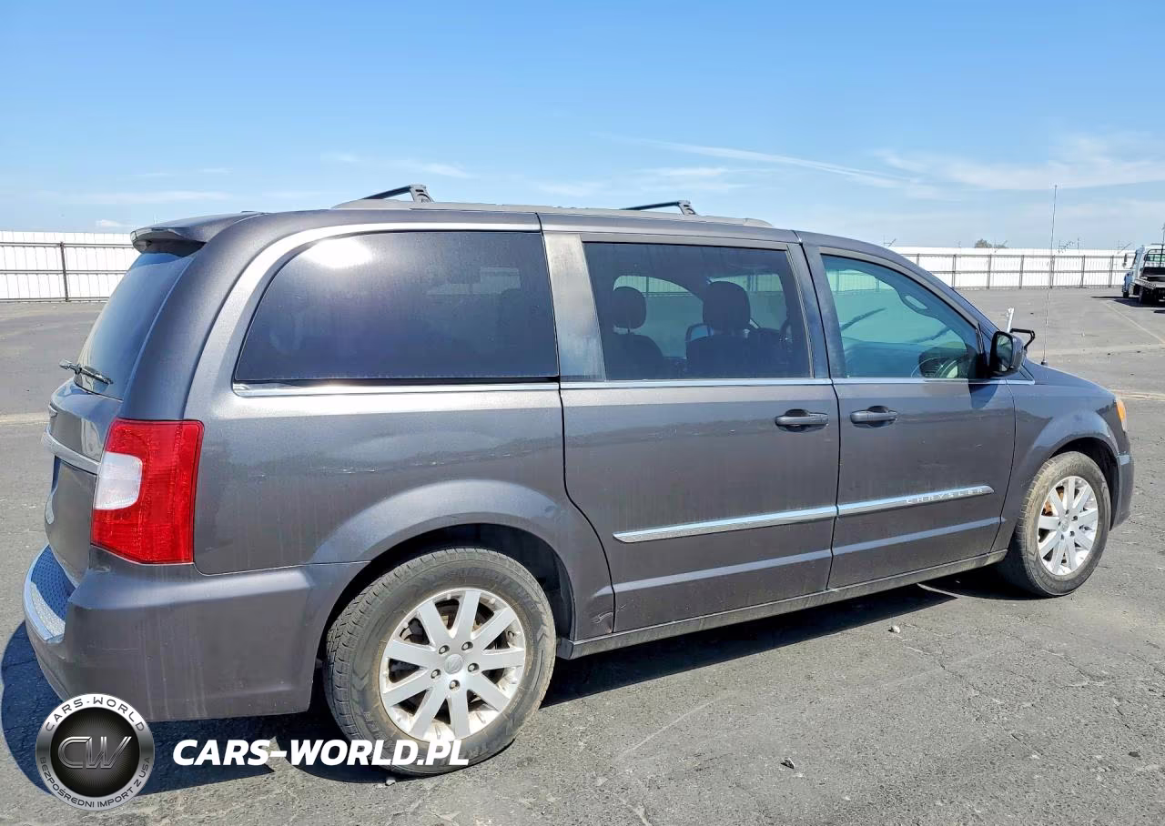 2016 Chrysler Town & Country Touring VIN:2C4RC1BG6GR269117 - 3