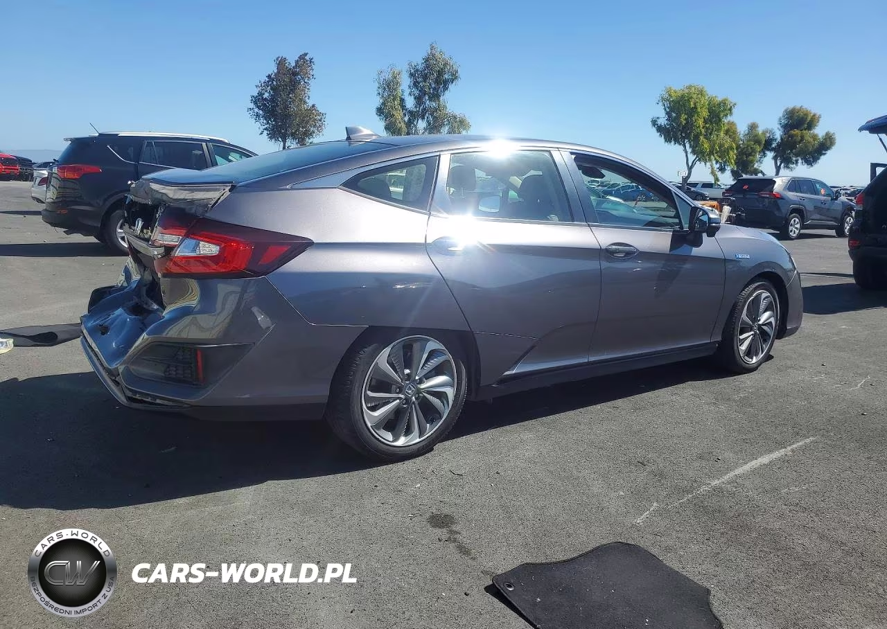 2018 Honda Clarity Touring VIN:JHMZC5F32JC009620 - 3