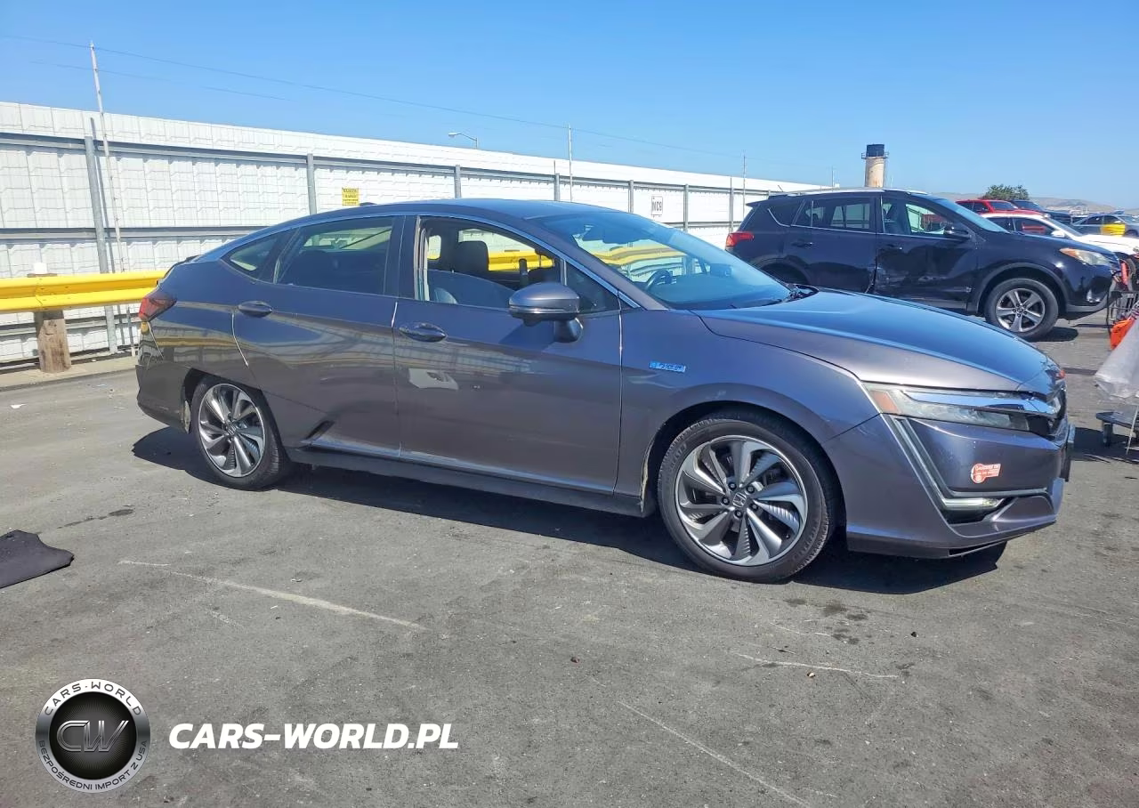 2018 Honda Clarity Touring VIN:JHMZC5F32JC009620 - 4