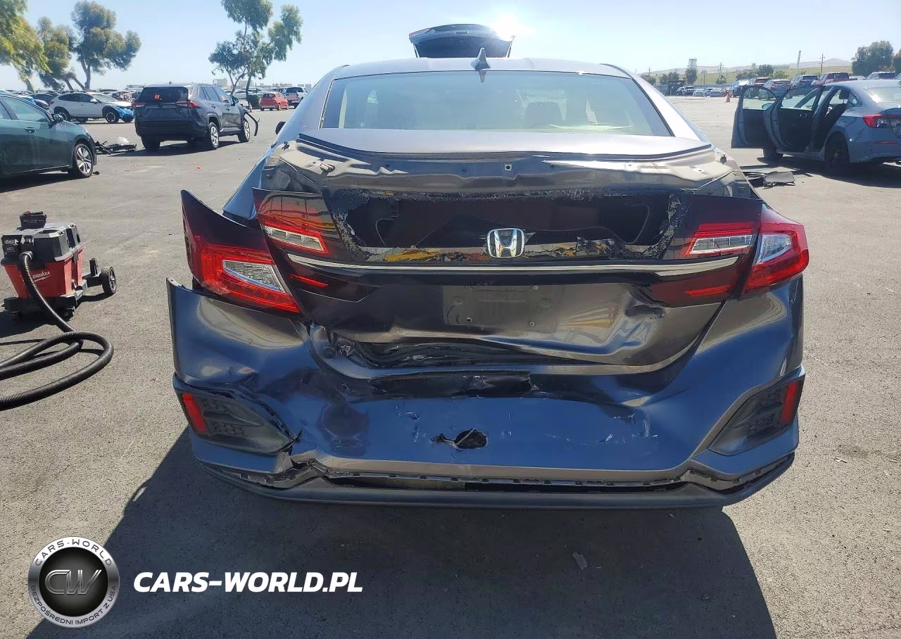 2018 Honda Clarity Touring VIN:JHMZC5F32JC009620 - 6