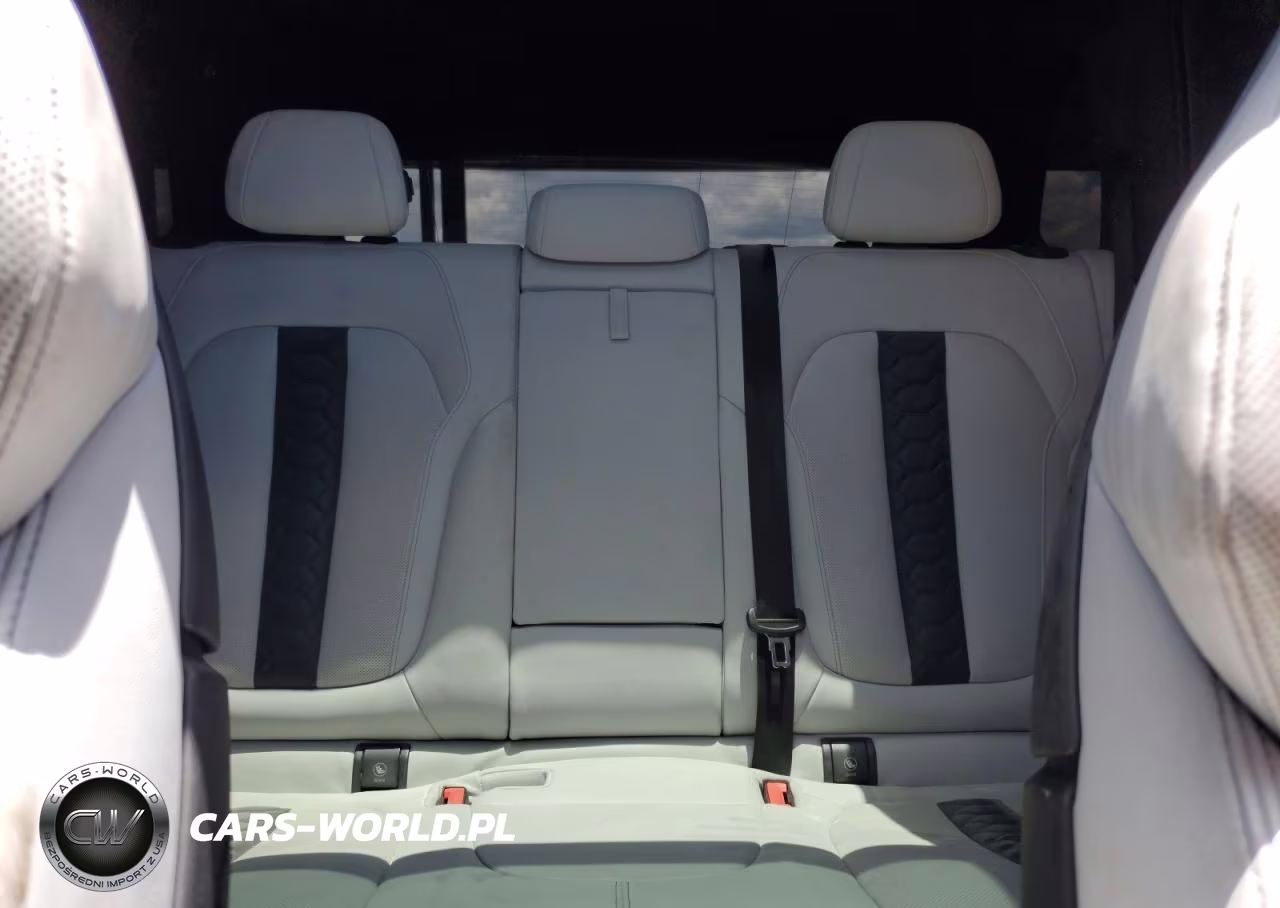 2022 BMW X5 M VIN:5YMJU0C05N9L41344 - 10