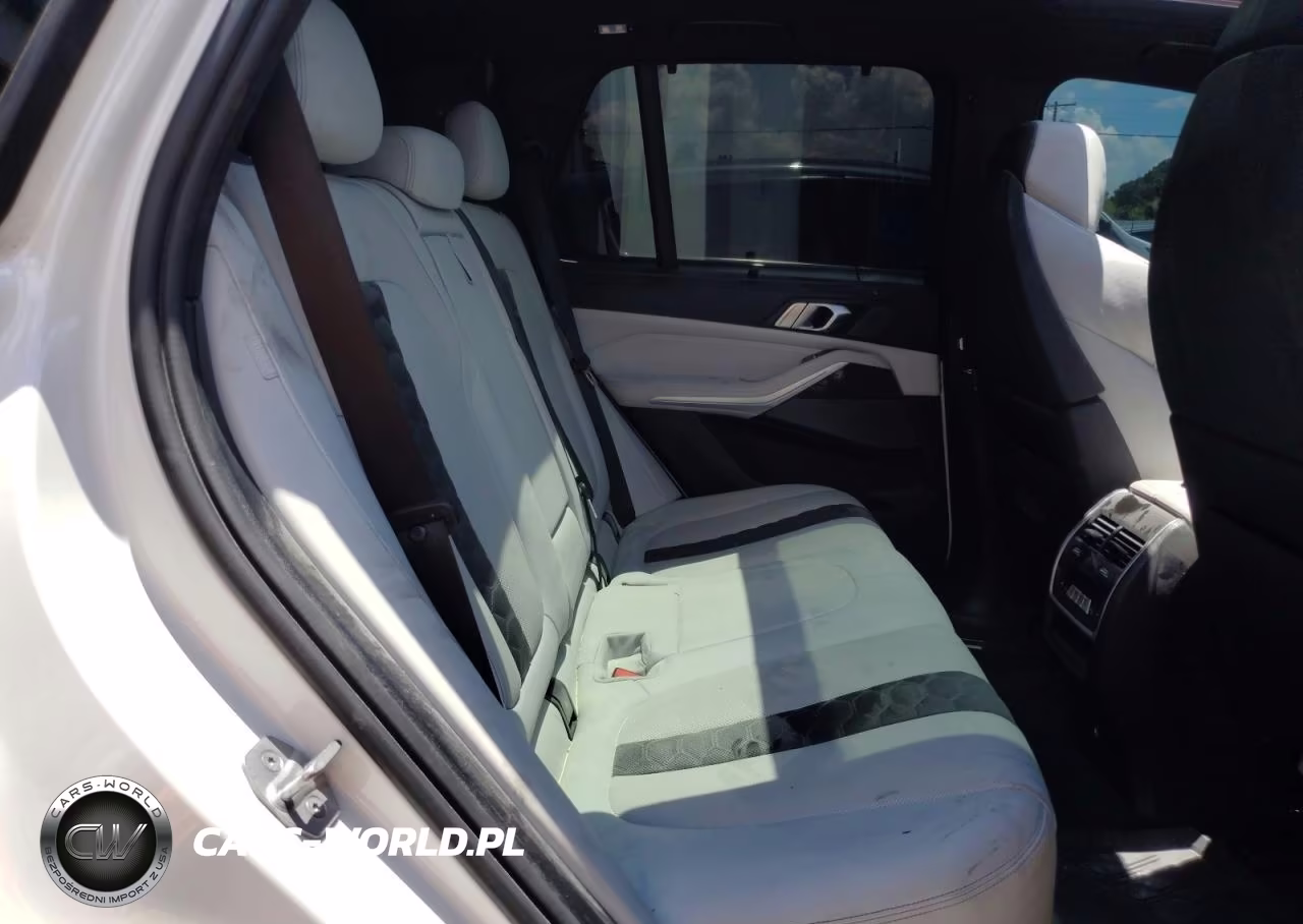 2022 BMW X5 M VIN:5YMJU0C05N9L41344 - 11