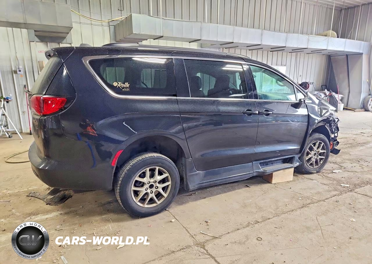 2021 Chrysler Voyager Lxi VIN:2C4RC1DG7MR528206 - 3