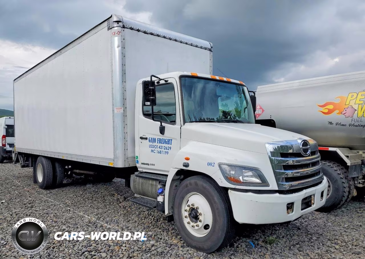 2018 Hino 268 Box Truck