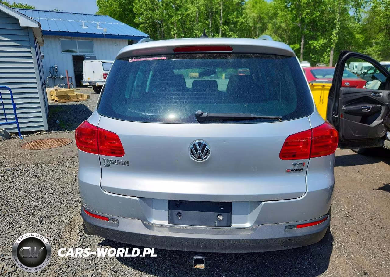 2016 Volkswagen Tiguan S VIN:WVGBV7AX1GW539874 - 6