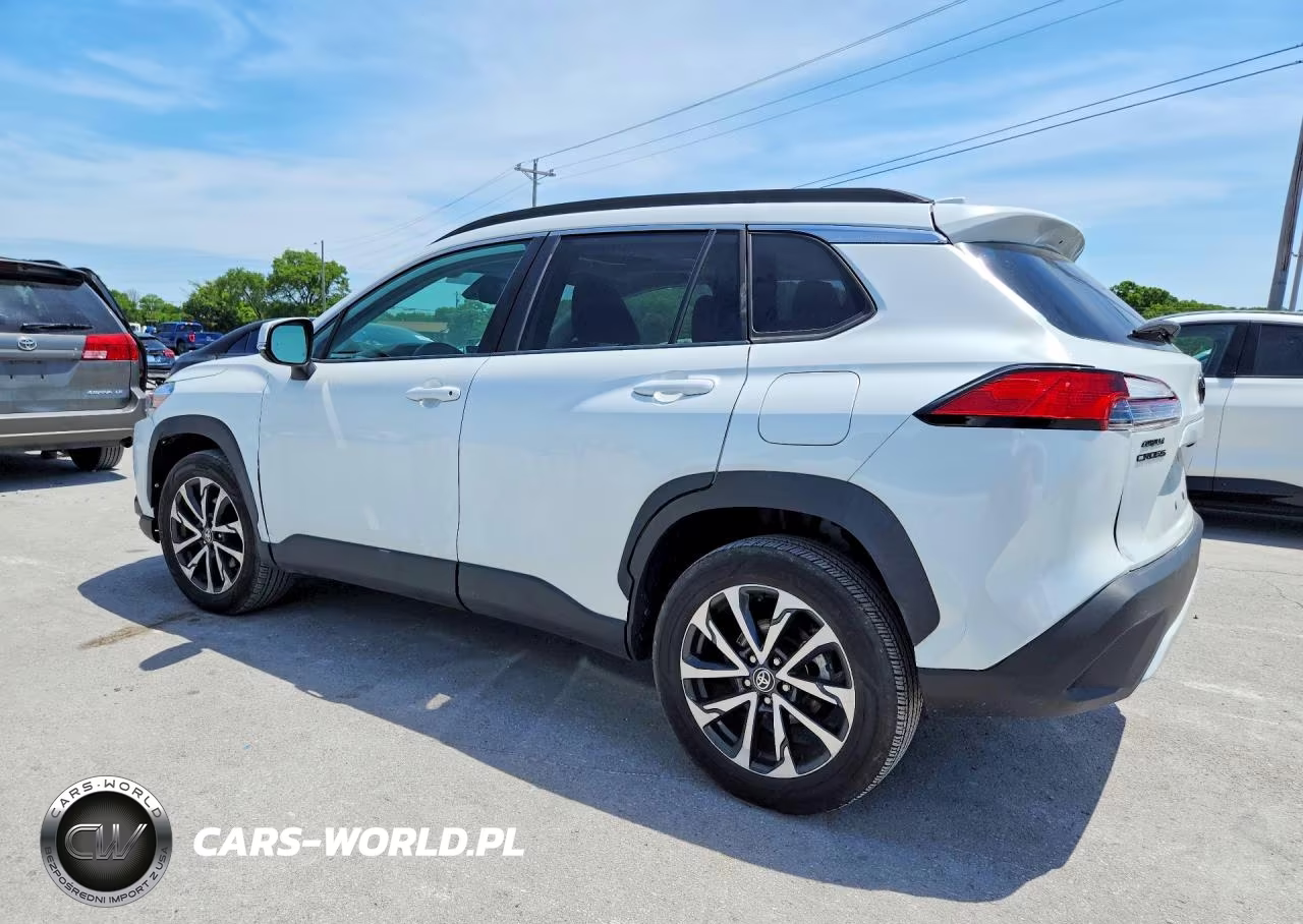 2022 Toyota Corolla Cross Xle VIN:7MUDAAAG4NV019029 - 2