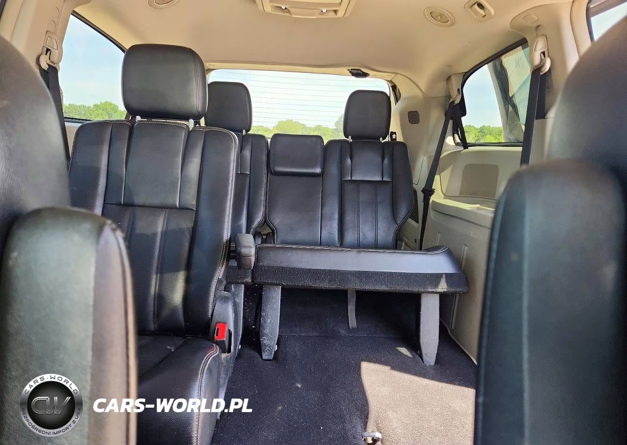 2013 Chrysler Town & Country Touring VIN:2C4RC1BG0DR656385 - 10