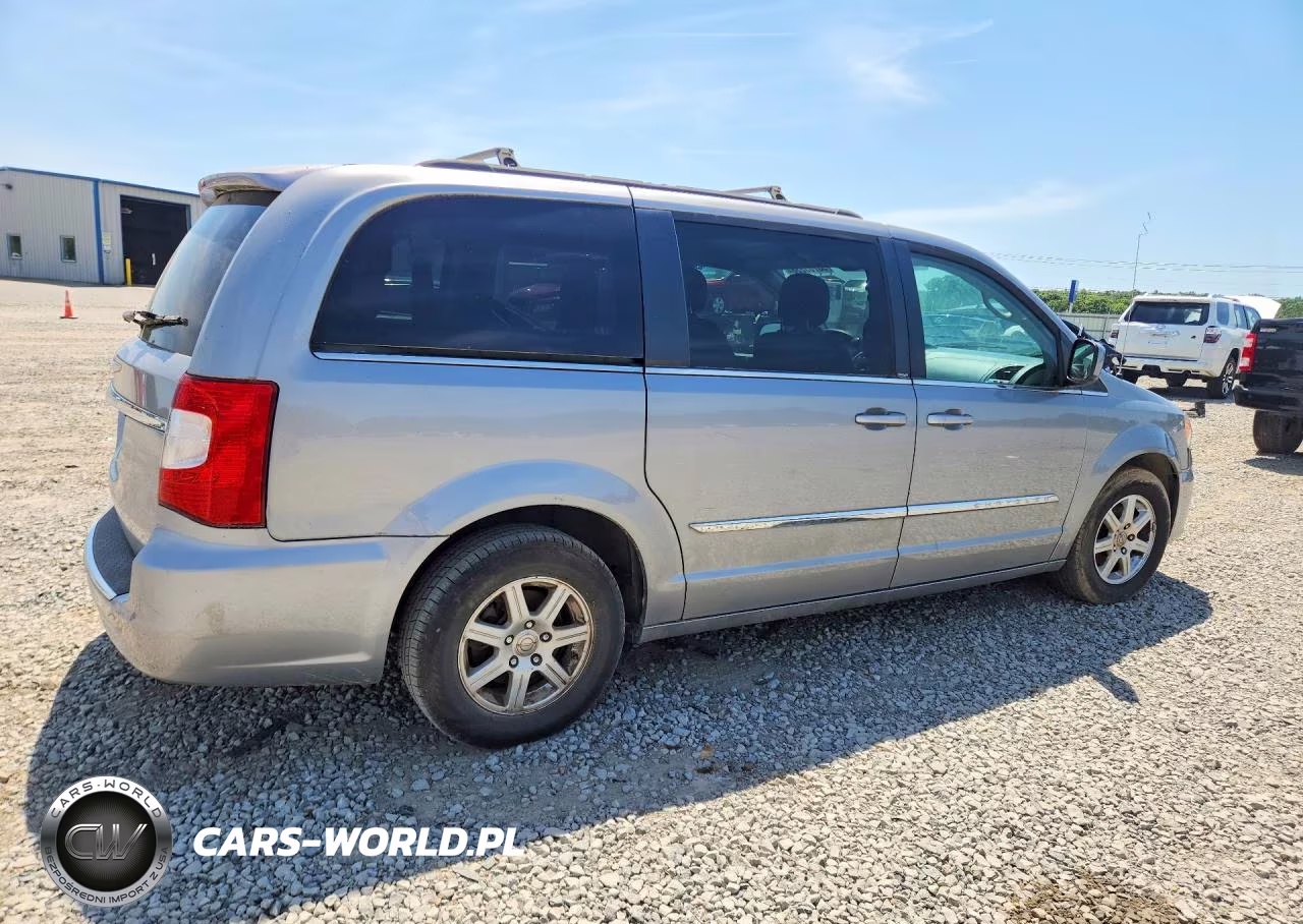 2013 Chrysler Town & Country Touring VIN:2C4RC1BG0DR656385 - 3