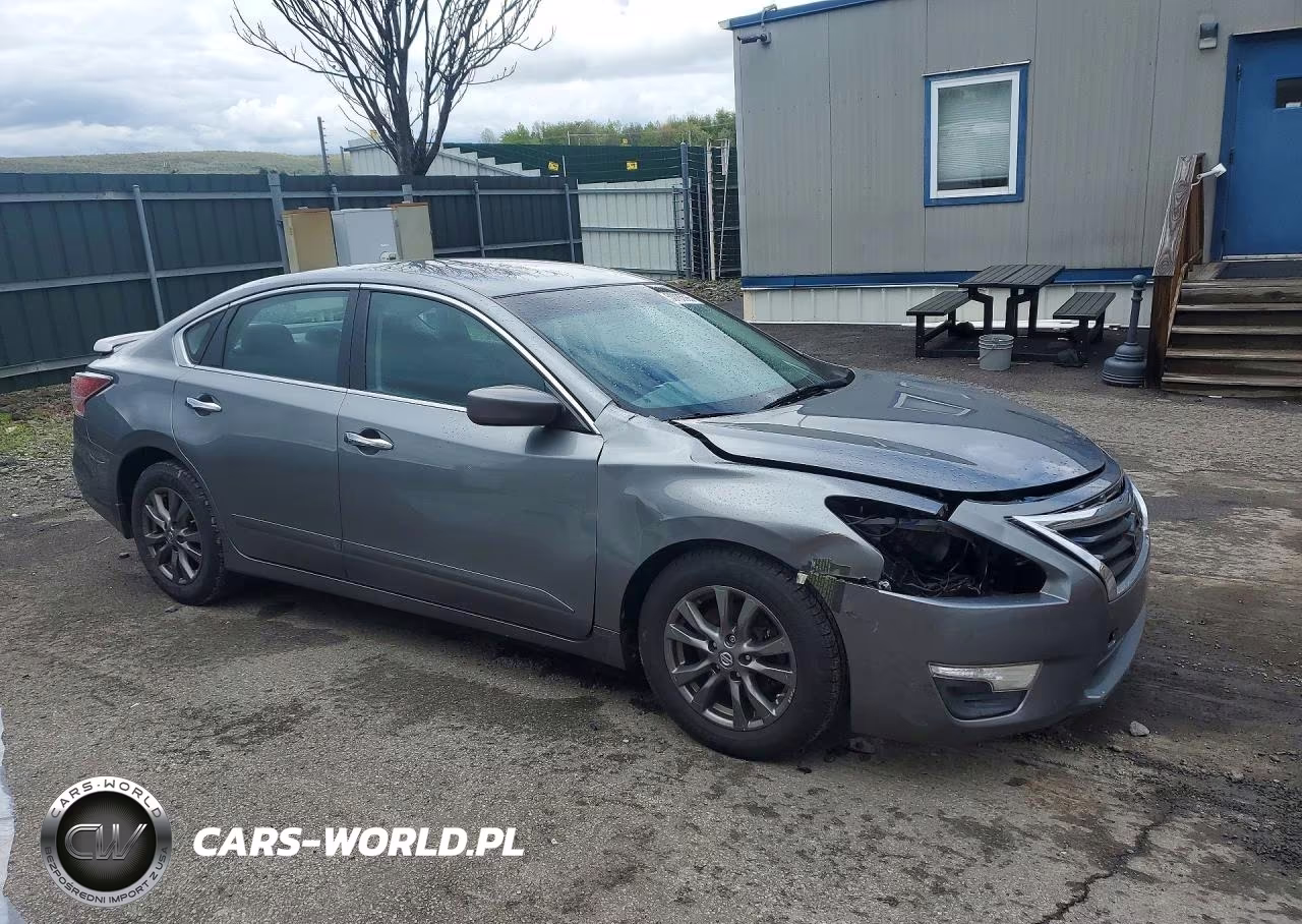 2015 Nissan Altima 2.5 S VIN:1N4AL3AP3FC478807 - 4