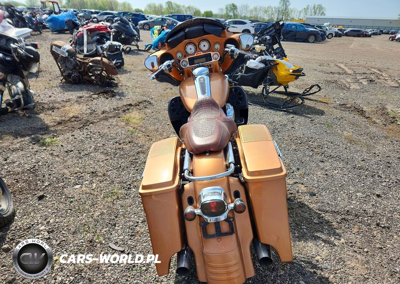 2008 Harley-Davidson Flhx 105Th Anniversary Edition VIN:1HD1KB4448Y662201 - 4